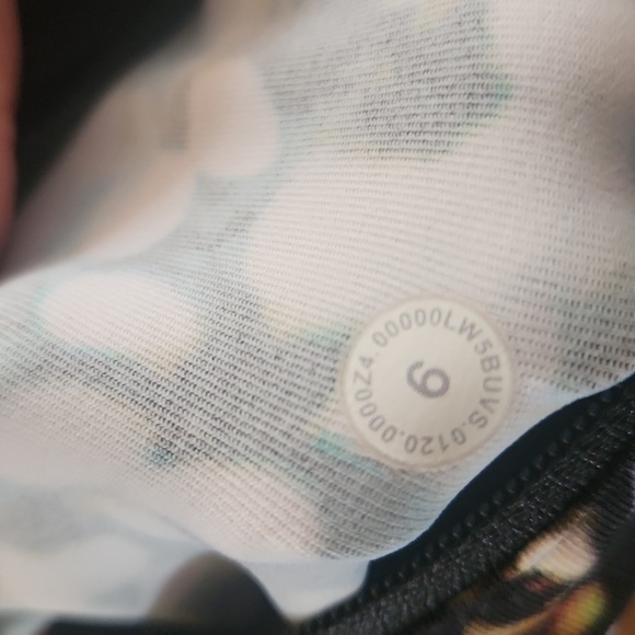 Lululemon Speed Up Tight 28" Size 6 - Picture 6 of 7